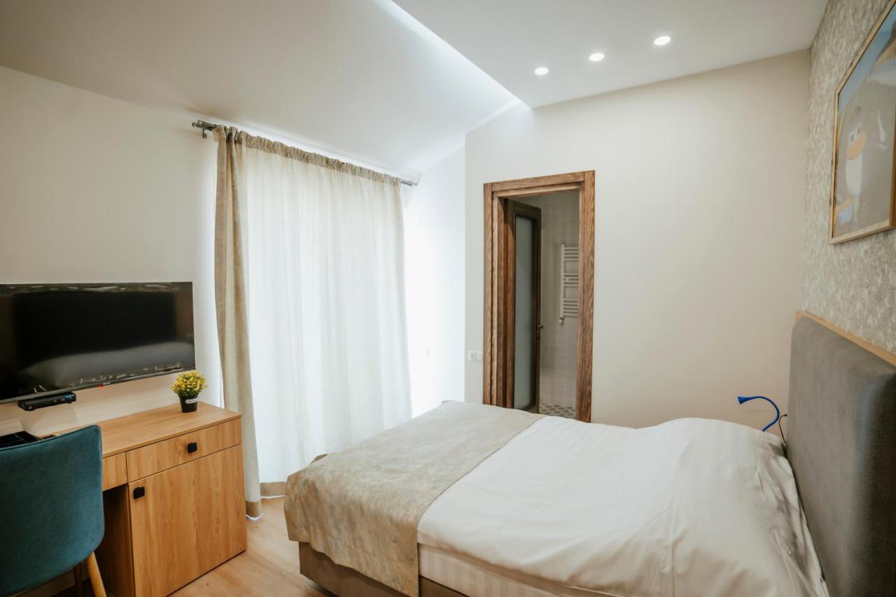 West Apart Hotel Batumi Exterior photo